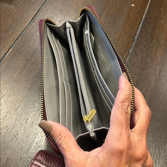 Fossil Burgundy Leather Wallet and Card Holder Set - Picture 2 of 6